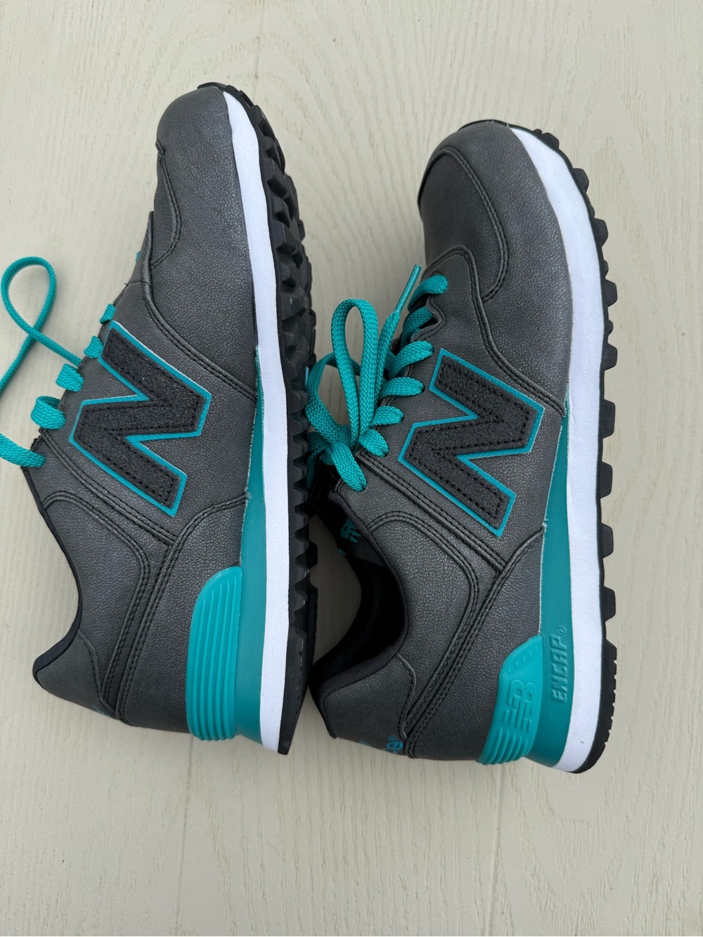 **RARE** New Balance 574 sneaker